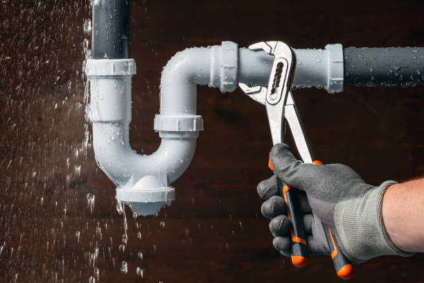 Professional Gas Line Repair technician working in Hebron, IL